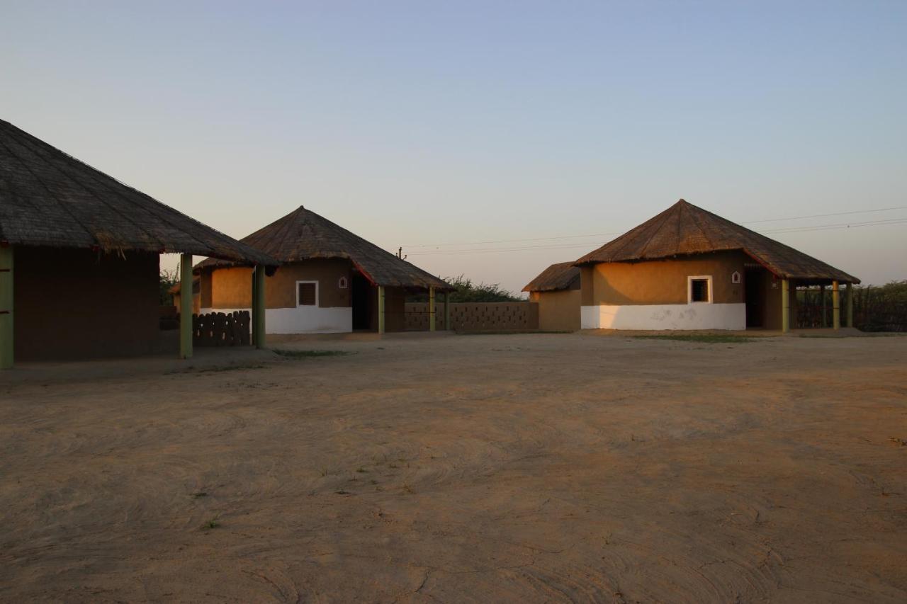 Mahefeel E Rann Resort Bherandiala Ngoại thất bức ảnh